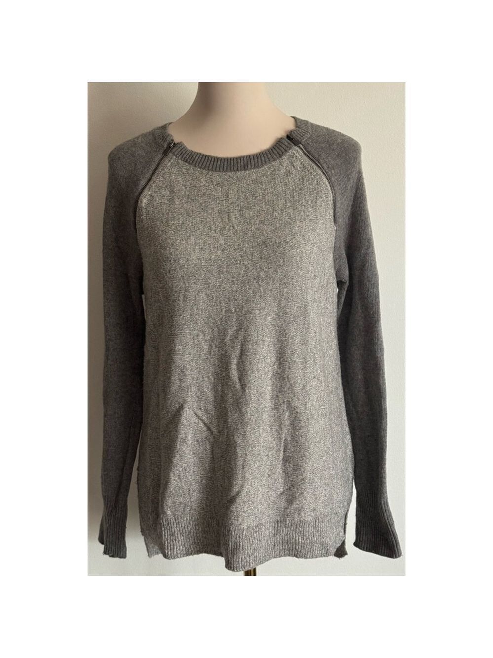 Women's Banana Republic Gray Raglan Crew Neck Sweater M